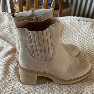 Universal Thread Cream Ankle Booties